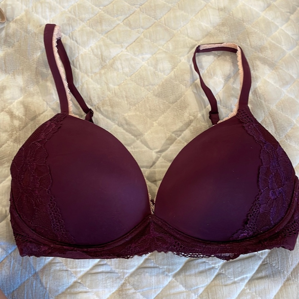 Victoria’s Secret body by Victoria no-wire 32d bra